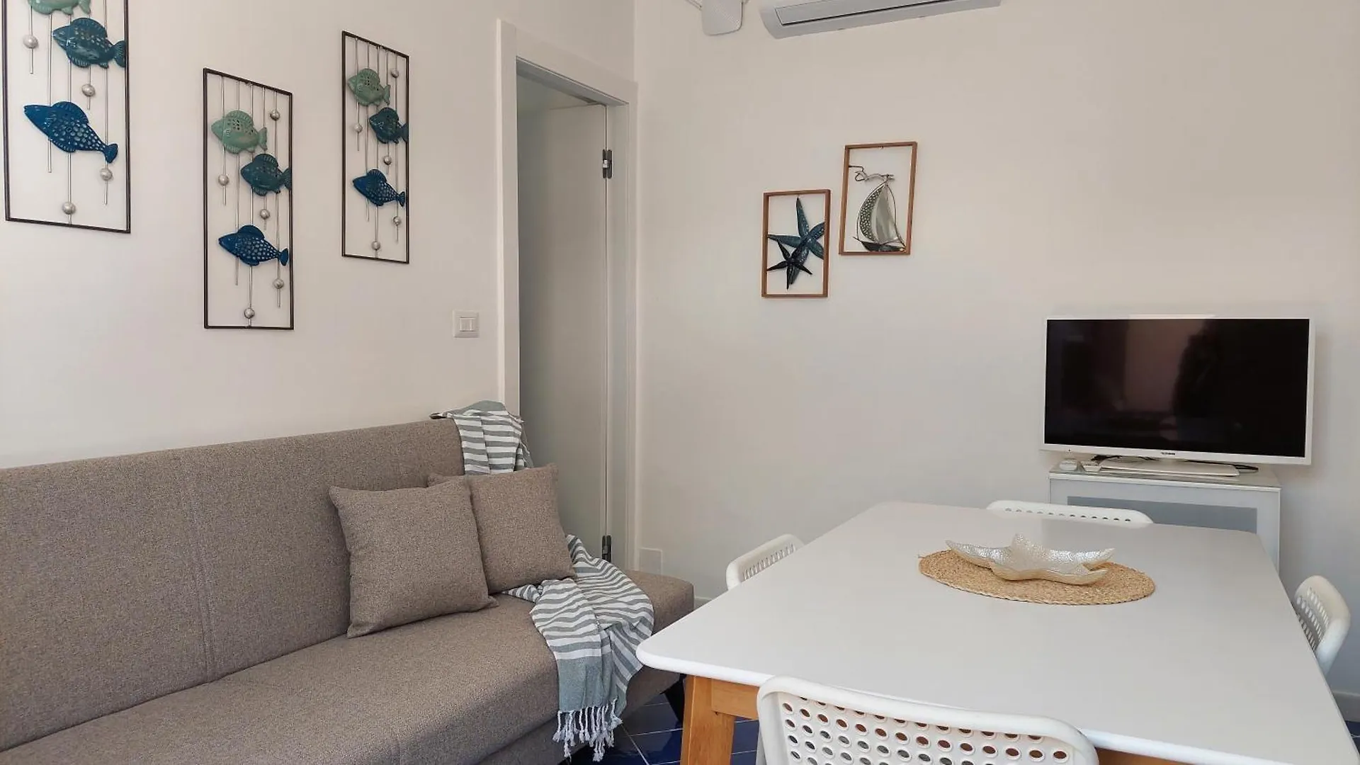 Ab Apartment مارينا دي راغوزا إيطاليا